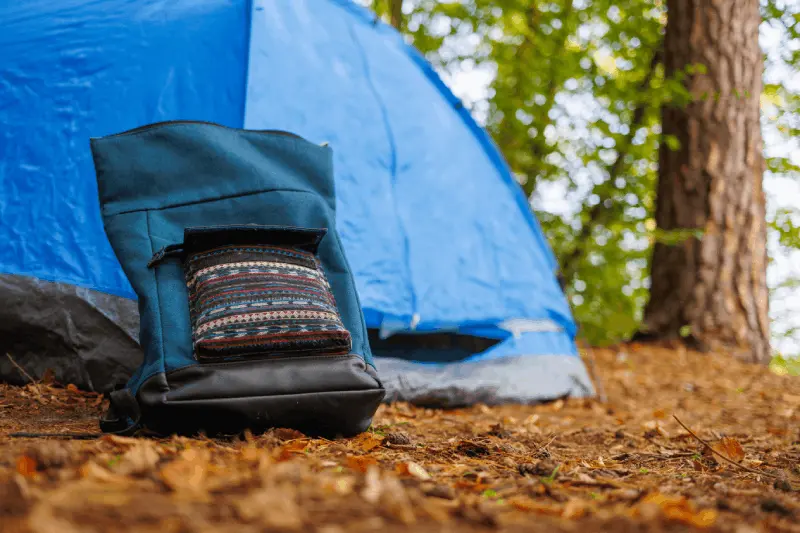 How Does Backpack Weight Distribution Affect Balance in Backpacking?