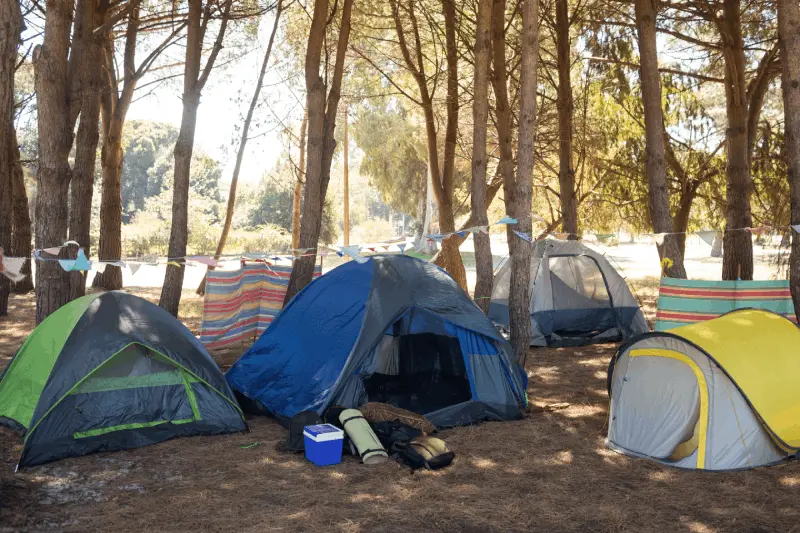 Finns det gratis campingplatser längs Medelhavskusten?