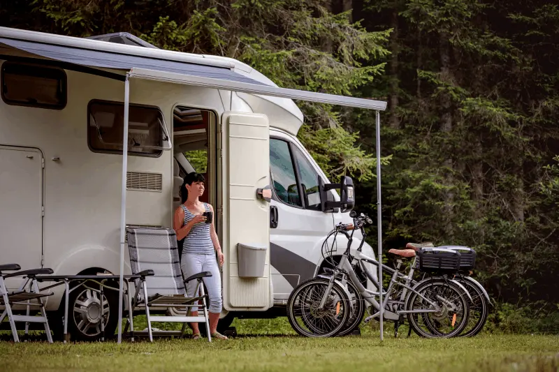 Is a BE Class License Required to Use a Trailer Caravan Under 750 Kg with O1 Certificate?