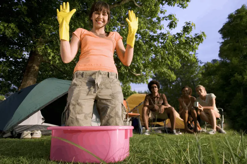 Hur upprätthåller man personlig hygien i naturen utan att lämna avfall?