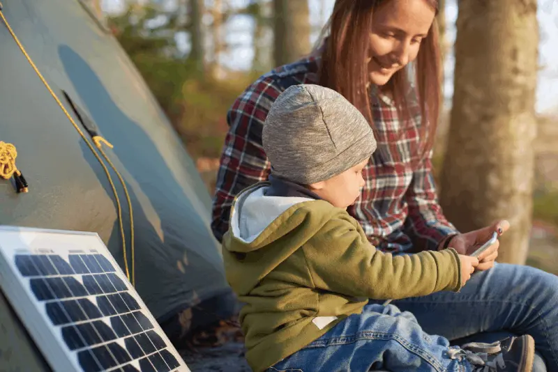 Hur Mycket Minskar Damm på Karavanens Solpaneler Energiutbytet?