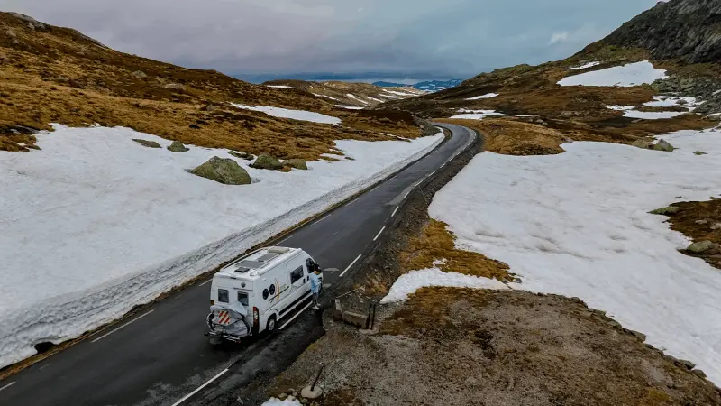 Vilka regler finns för att bo i husvagn vid skidcenter?