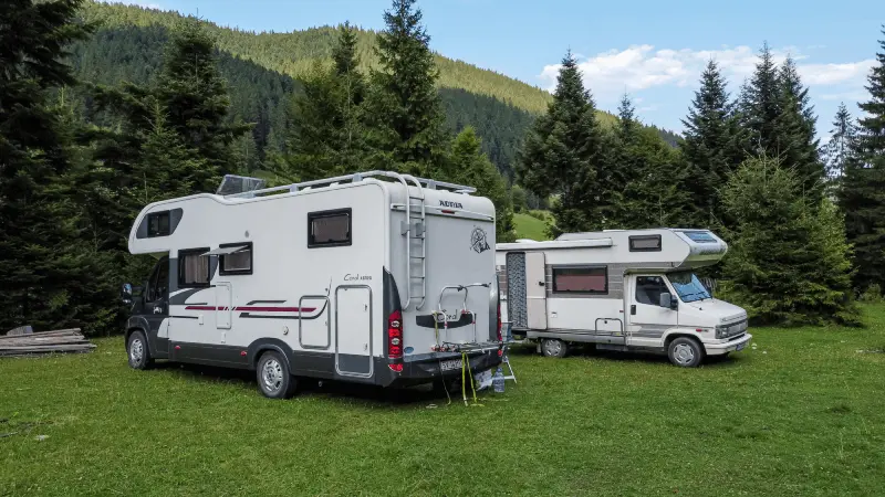 Är en Motorhome eller en Dragbar Husvagn Mer Logisk?