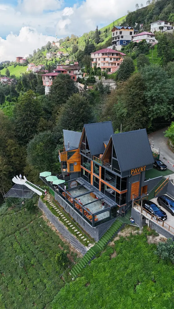 Rize Pavri Suit Bungalov