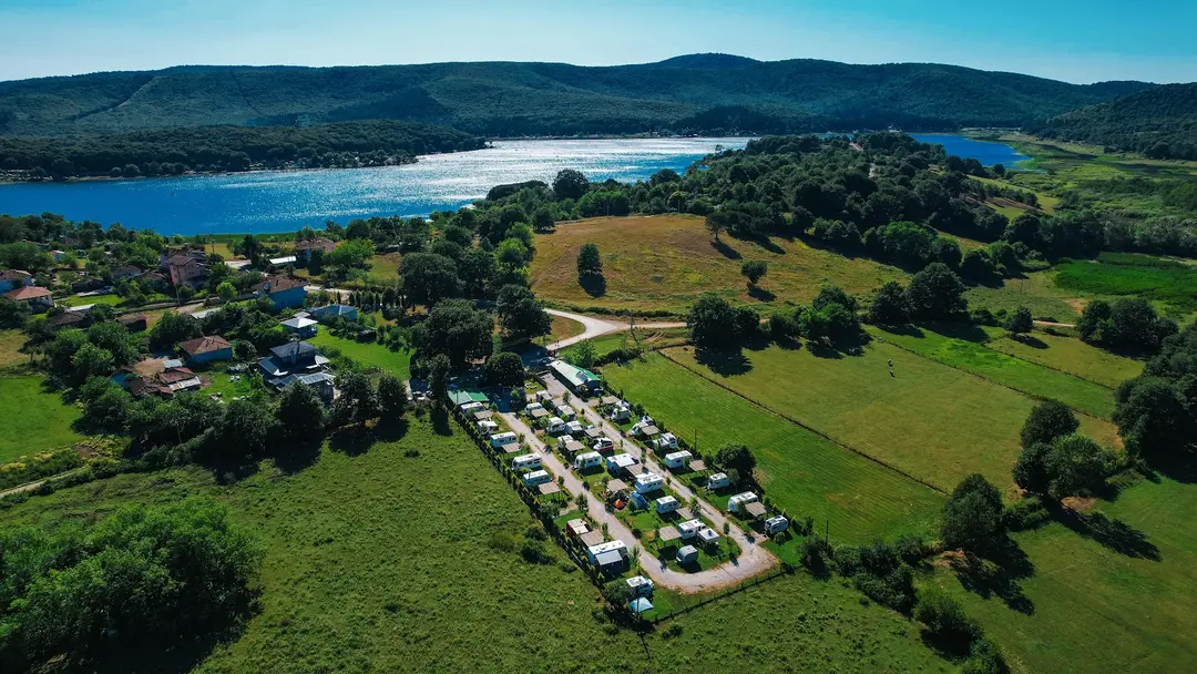Forest Lake Caravan Camping — Sakarya — küçük resim 3