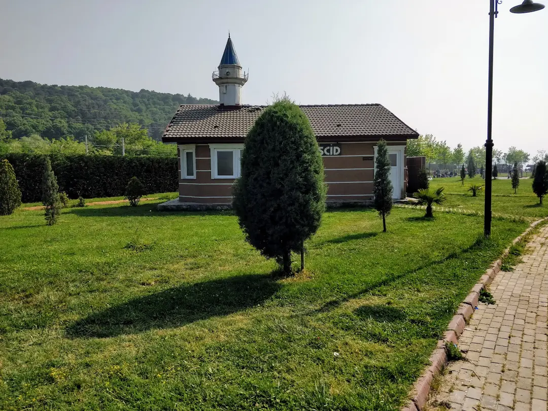 Gölbaşı Park — Sakarya — küçük resim 3