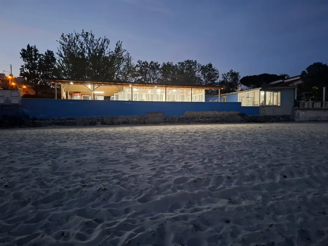 Dallas caffè e cabana sulla spiaggia — Tekirdağ — küçük resim 7