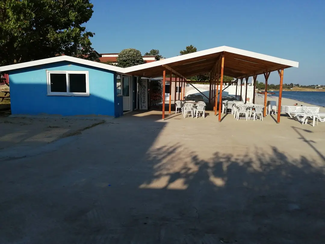 Dallas caffè e cabana sulla spiaggia — Tekirdağ — küçük resim 8