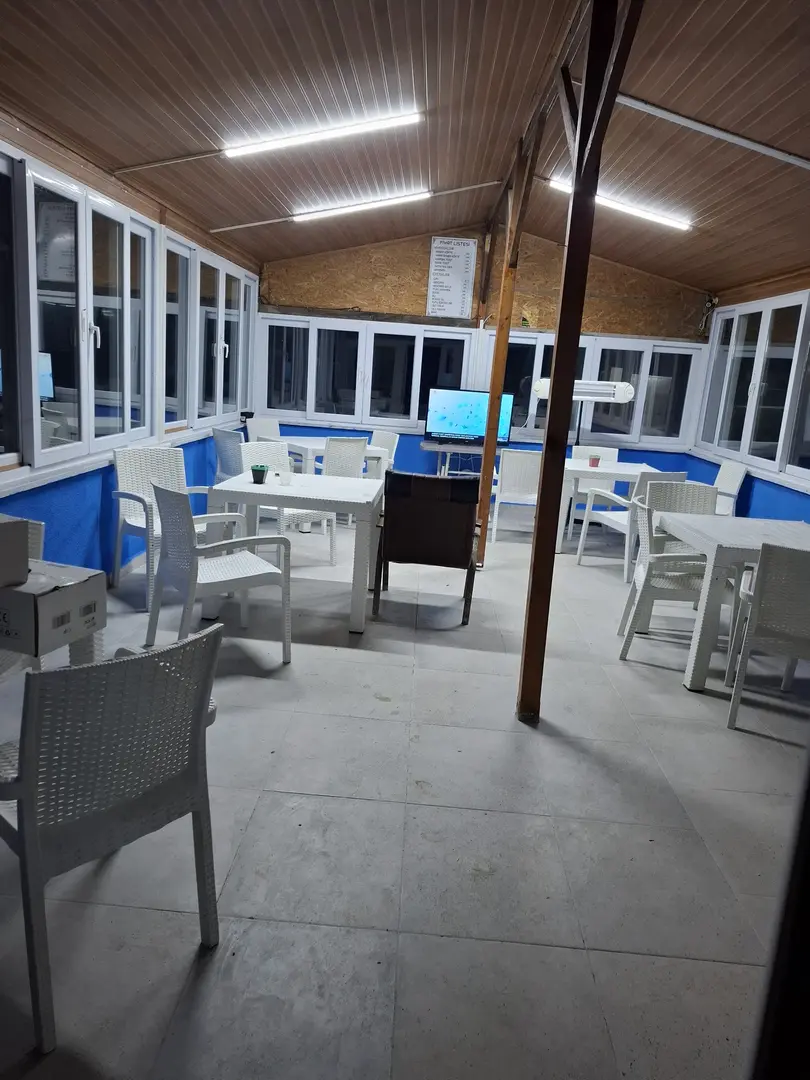 Dallas caffè e cabana sulla spiaggia — Tekirdağ — küçük resim 3