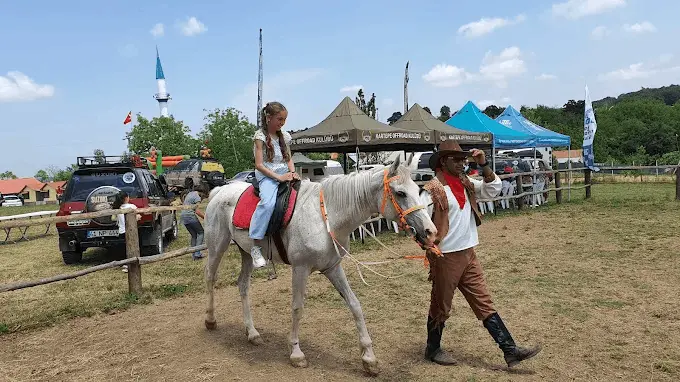 Kervansaray & Doğal Kamping Binicilik — Kocaeli — küçük resim 5