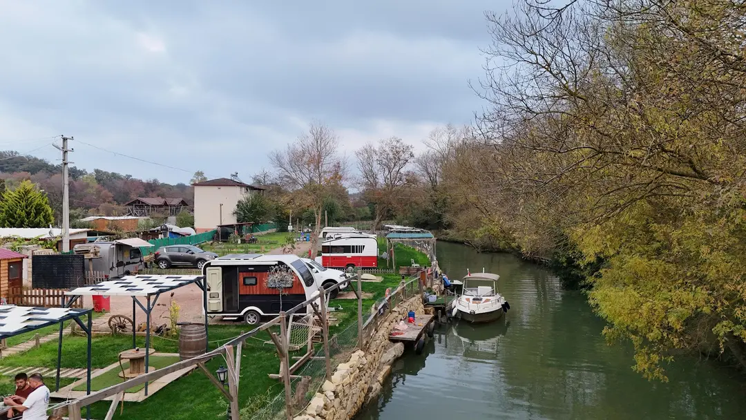 By Alya Camping Karavan Park Kamp Alanı