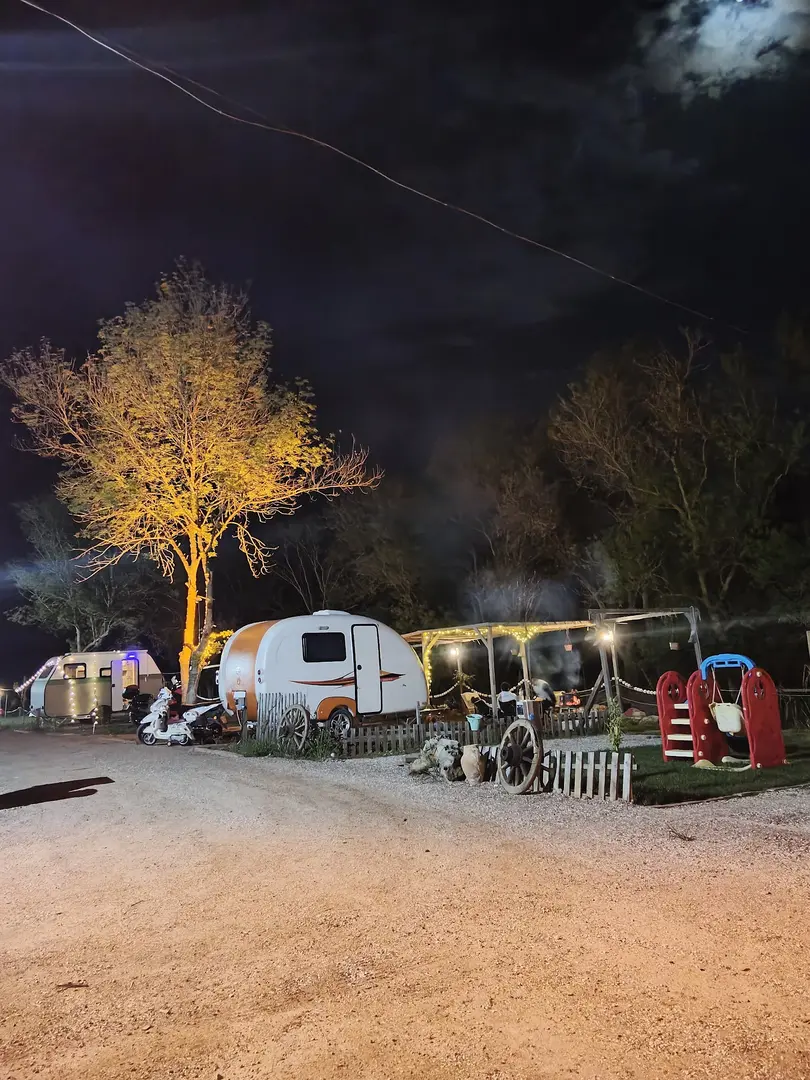 By Alya Camping Karavan Park Kamp Alan — Kocaeli — küçük resim 6