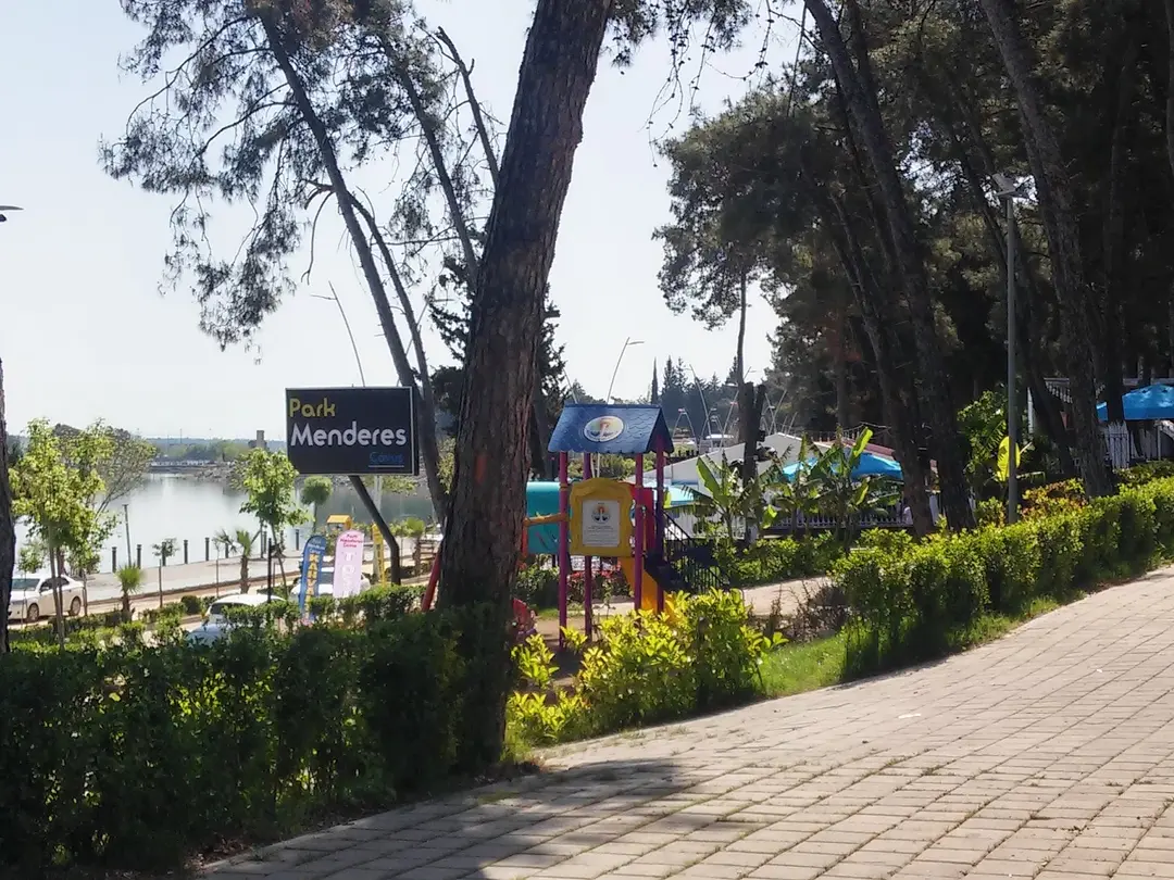 Áreas de Picnic y Jardines de Té — Adana — küçük resim 8