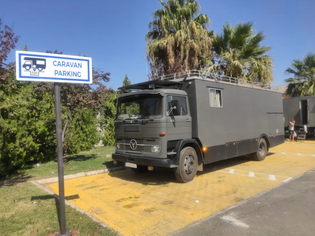 Piazza Caravan Parking — Şanlıurfa — küçük resim 7