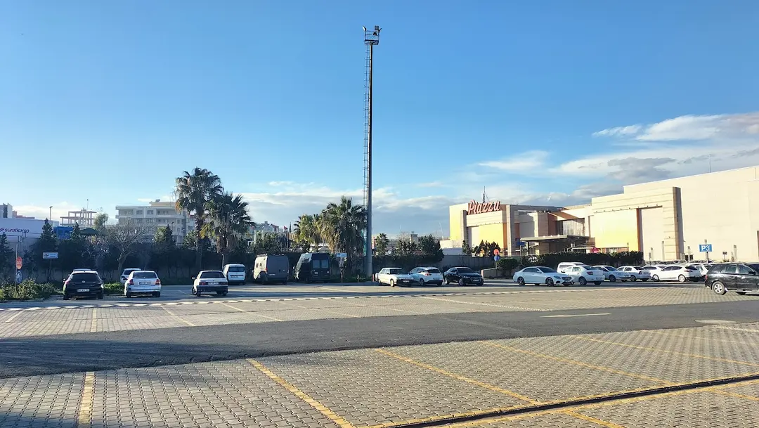 Piazza Caravan Parking — Şanlıurfa — küçük resim 2