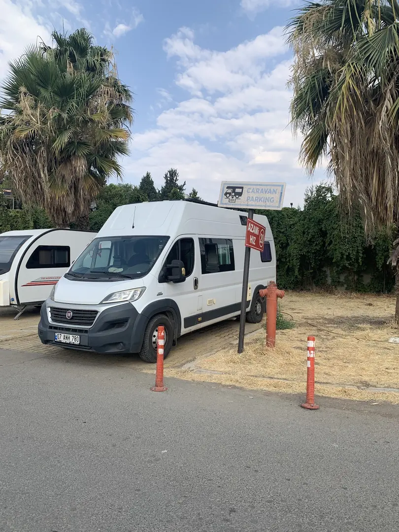 Piazza Caravan Parking — Şanlıurfa — küçük resim 3