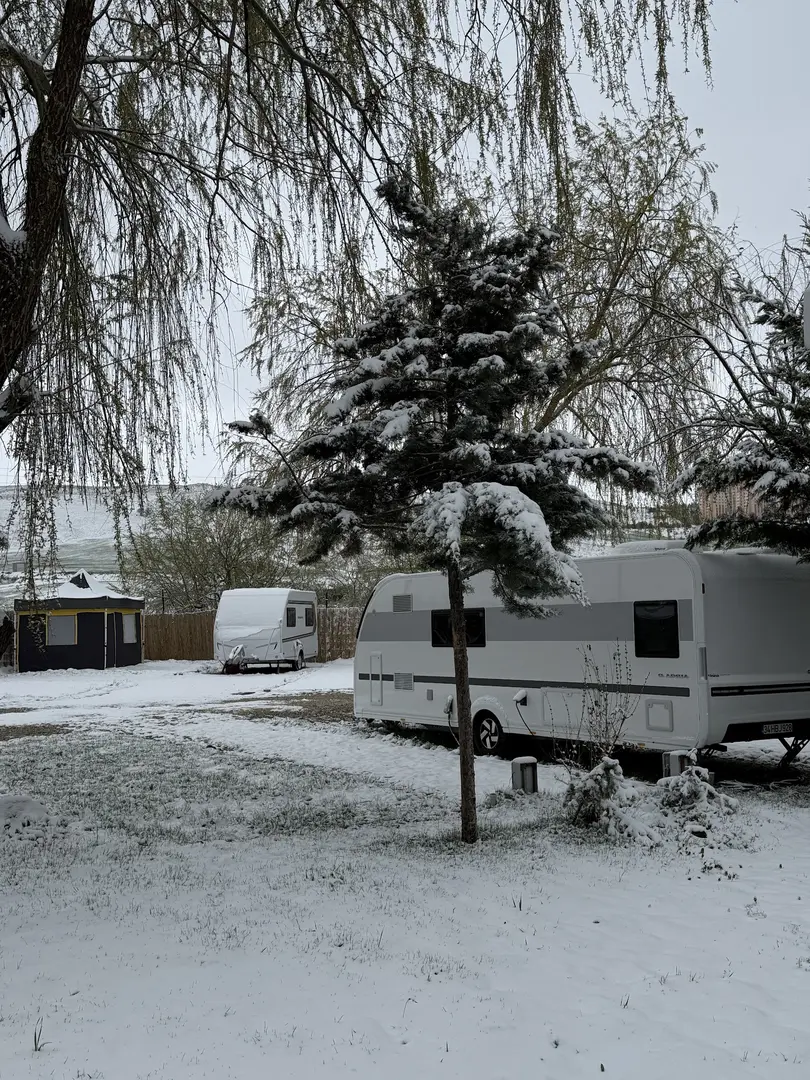 Neşeli Koy Karavan Kampplads — Ankara — küçük resim 4