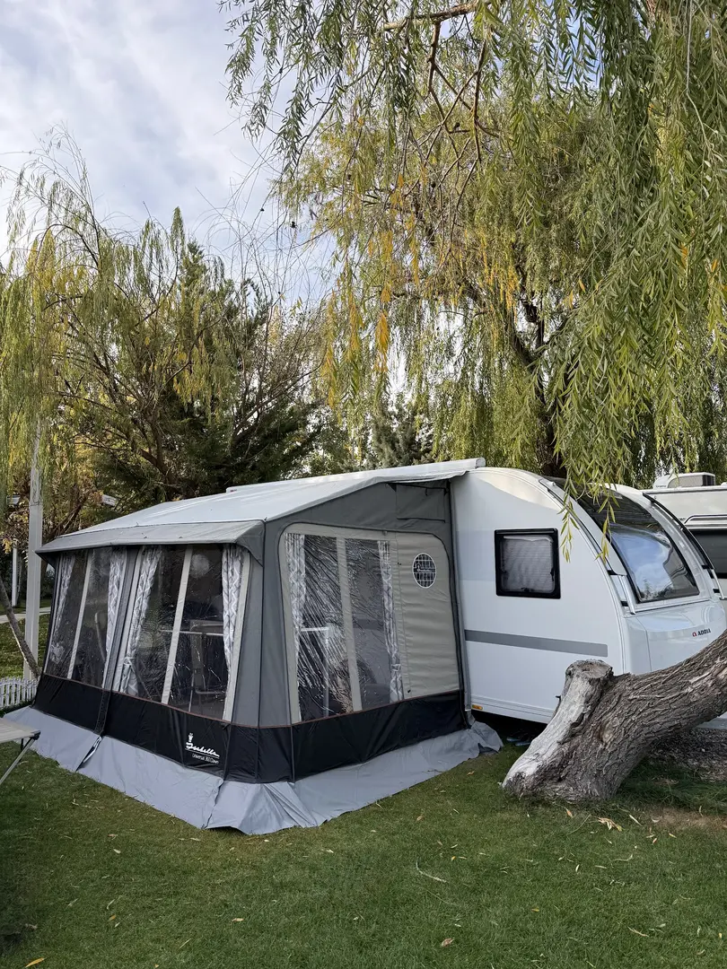 Neşeli Koy Karavan Kampplads — Ankara — küçük resim 5