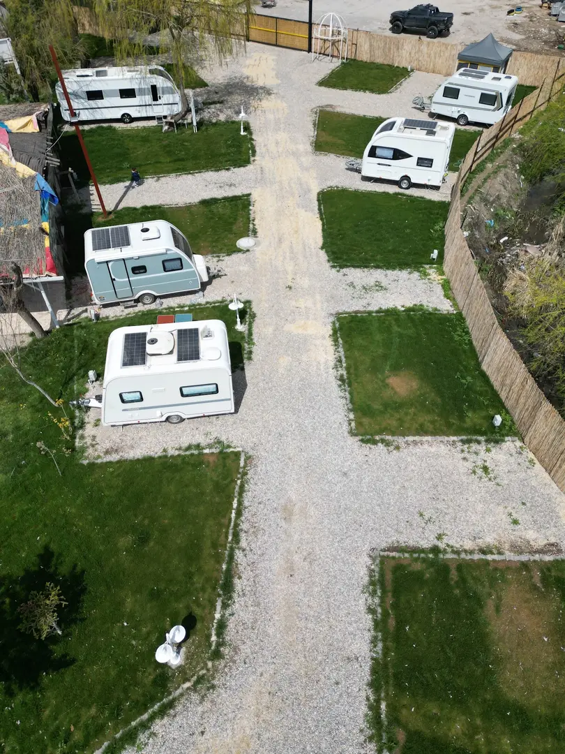 Neşeli Koy Karavan Kampplads — Ankara — küçük resim 2