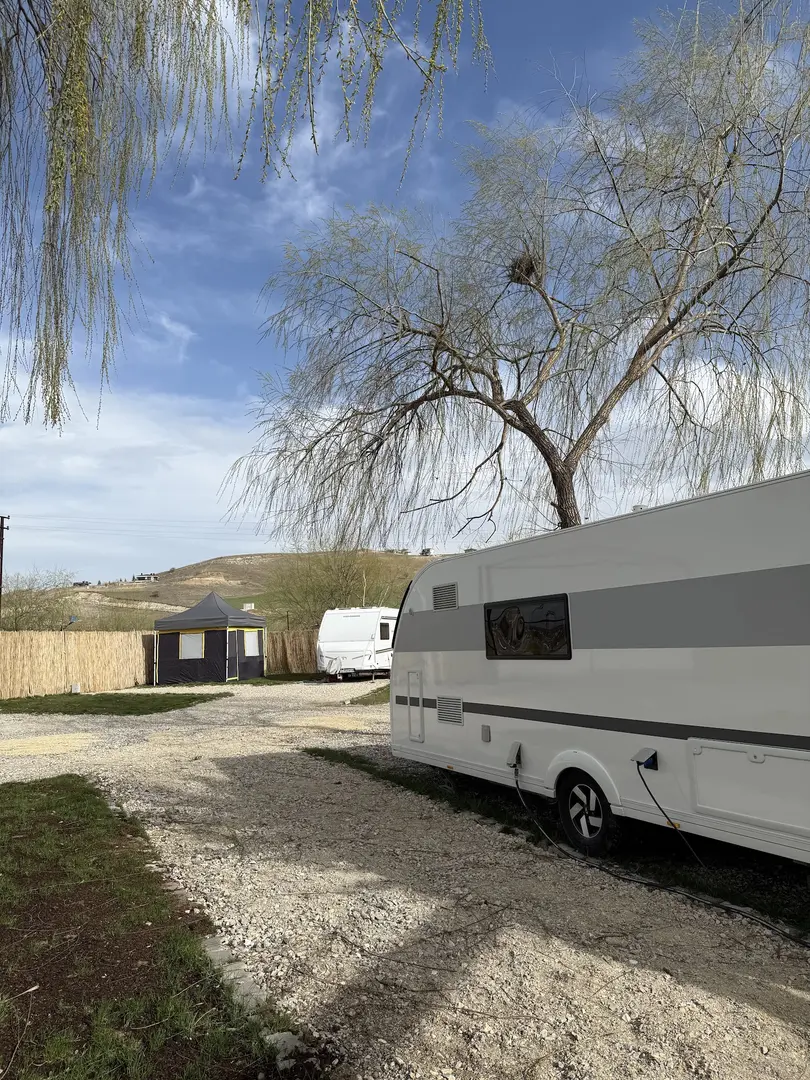 Neşeli Koy Karavan Kampplads — Ankara — küçük resim 6