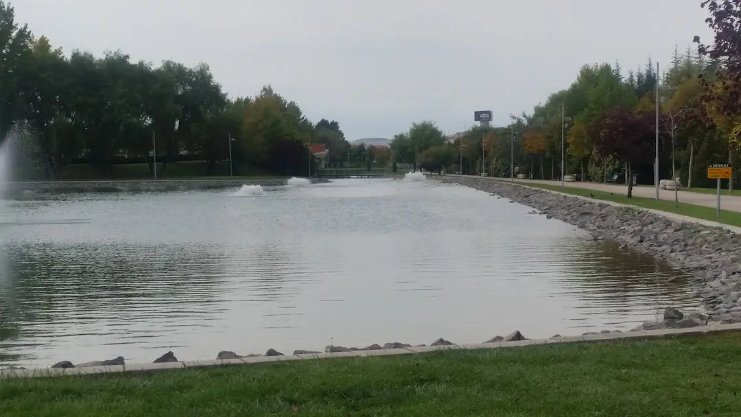Parc Uluönder avec Lac — Eskişehir — küçük resim 2