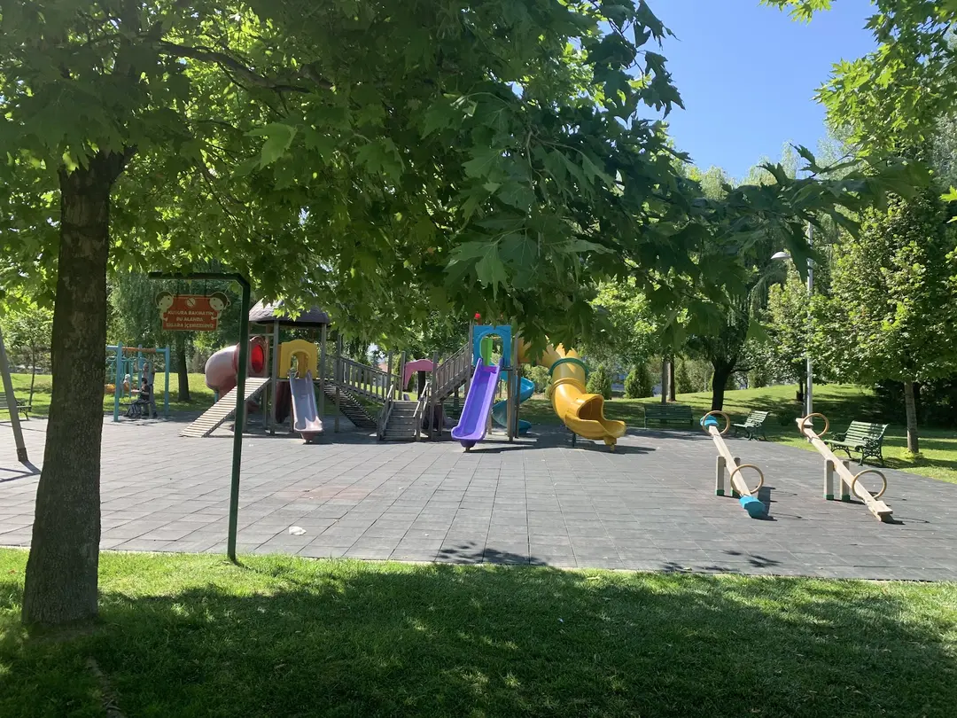Parc Uluönder avec Lac — Eskişehir — küçük resim 3