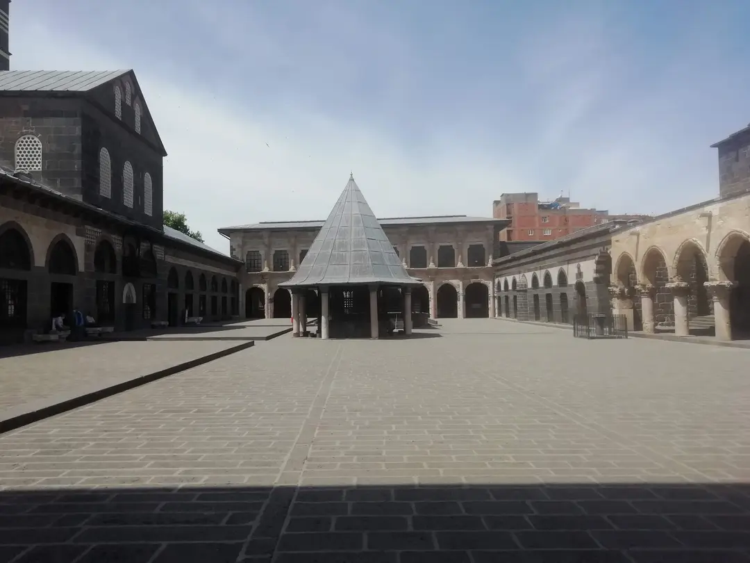 Sülüklü Han — Diyarbakır — küçük resim 5