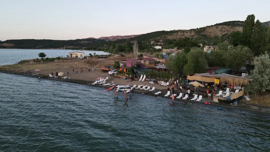 ESİNTİ TATİL KÖYÜ HAZAR GÖLÜ