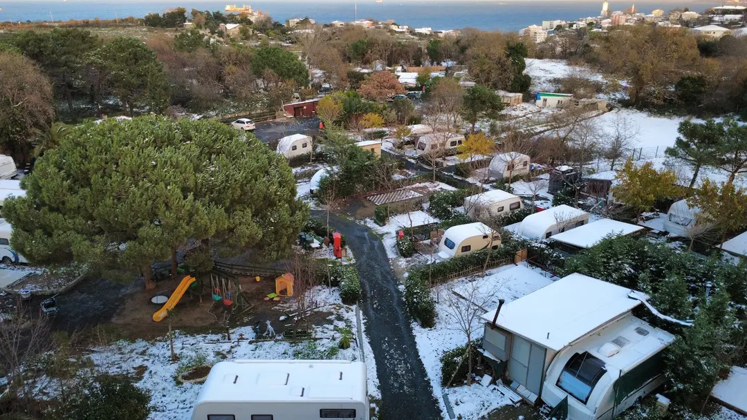 Camp Rumelifeneri Karavan Kampı — İstanbul — küçük resim 3