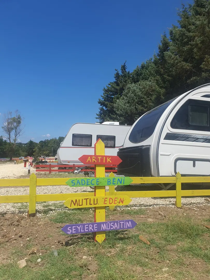 Gökkuşağı Karavan Kamp — İstanbul — küçük resim 6