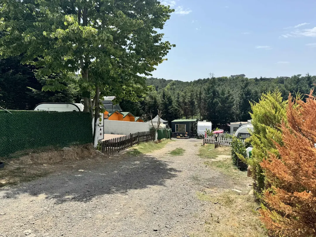 Çiçekdağlı Karavan Kamp — İstanbul — küçük resim 2