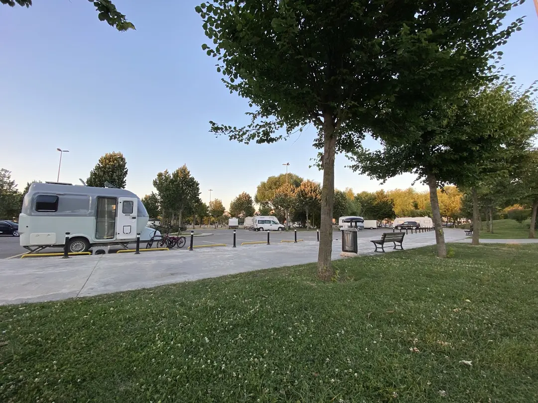 Küçükyalı Karavan Parkı — İstanbul — küçük resim 2