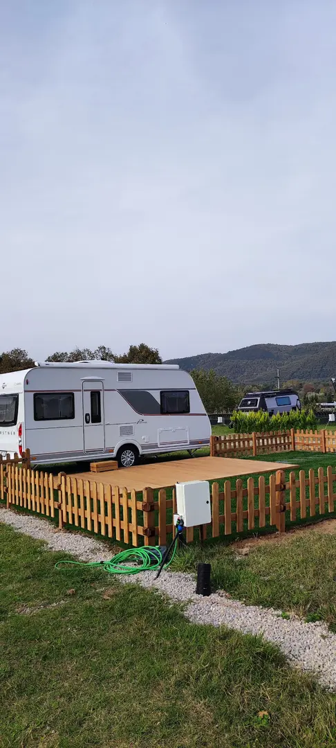 Neva Karavan Parkı