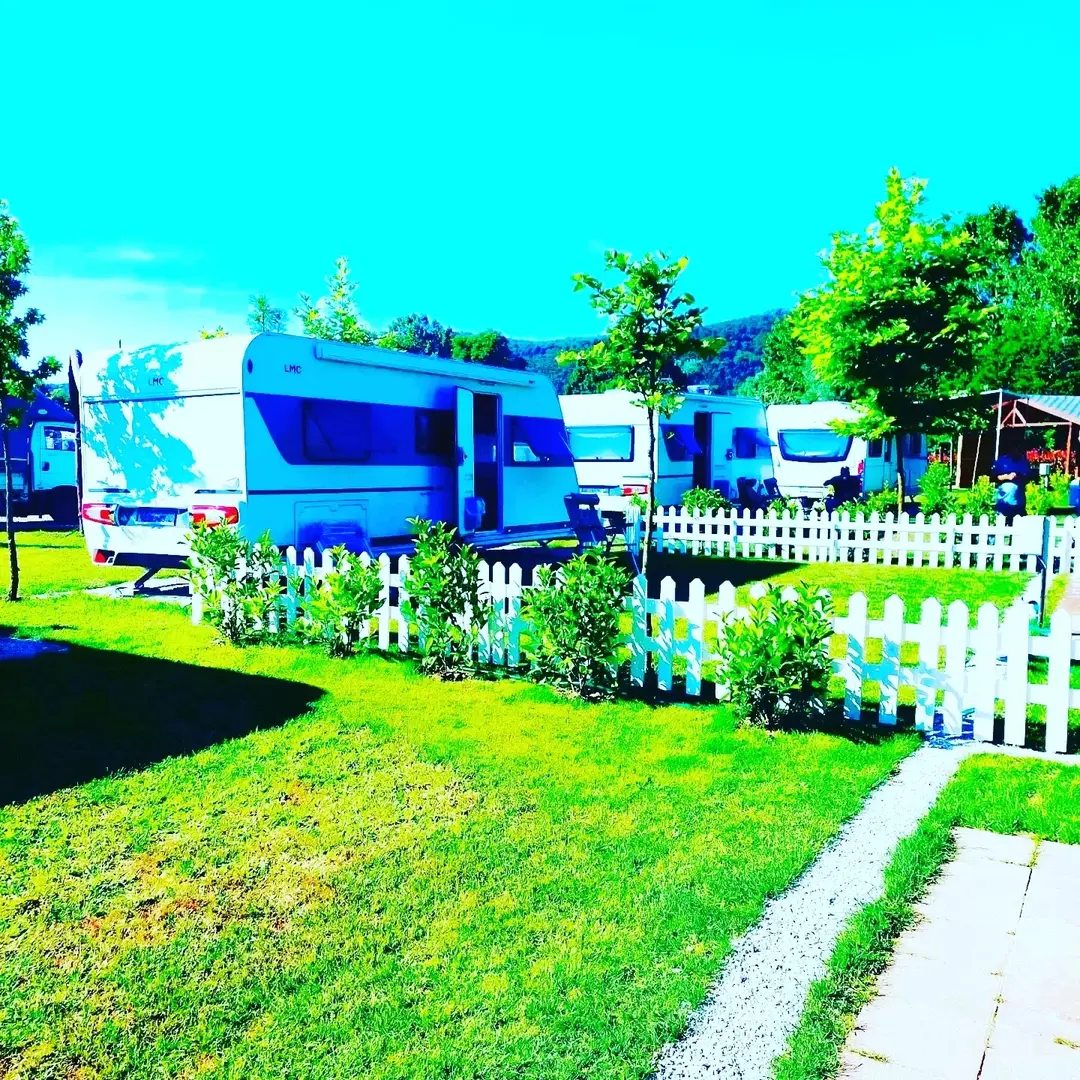 BAHAR BAHÇESİ CAMPİNG — İstanbul — küçük resim 4