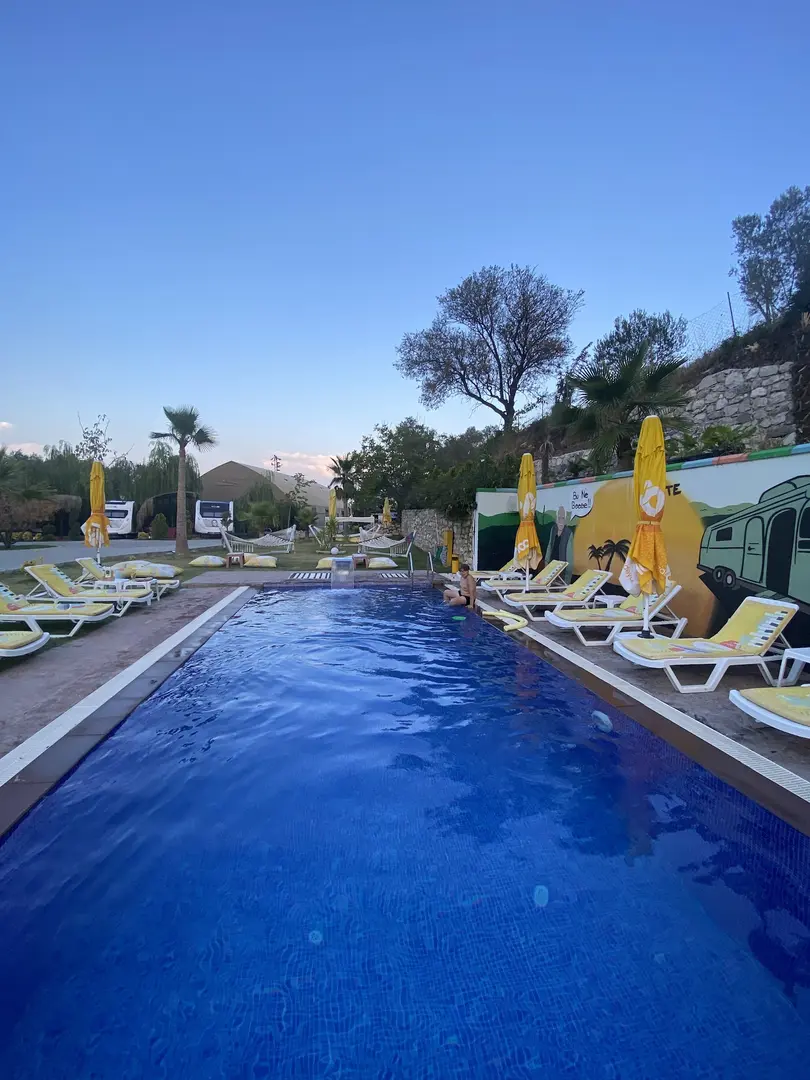GÜNEŞ TE KARAVAN OTEL — İzmir — küçük resim 4