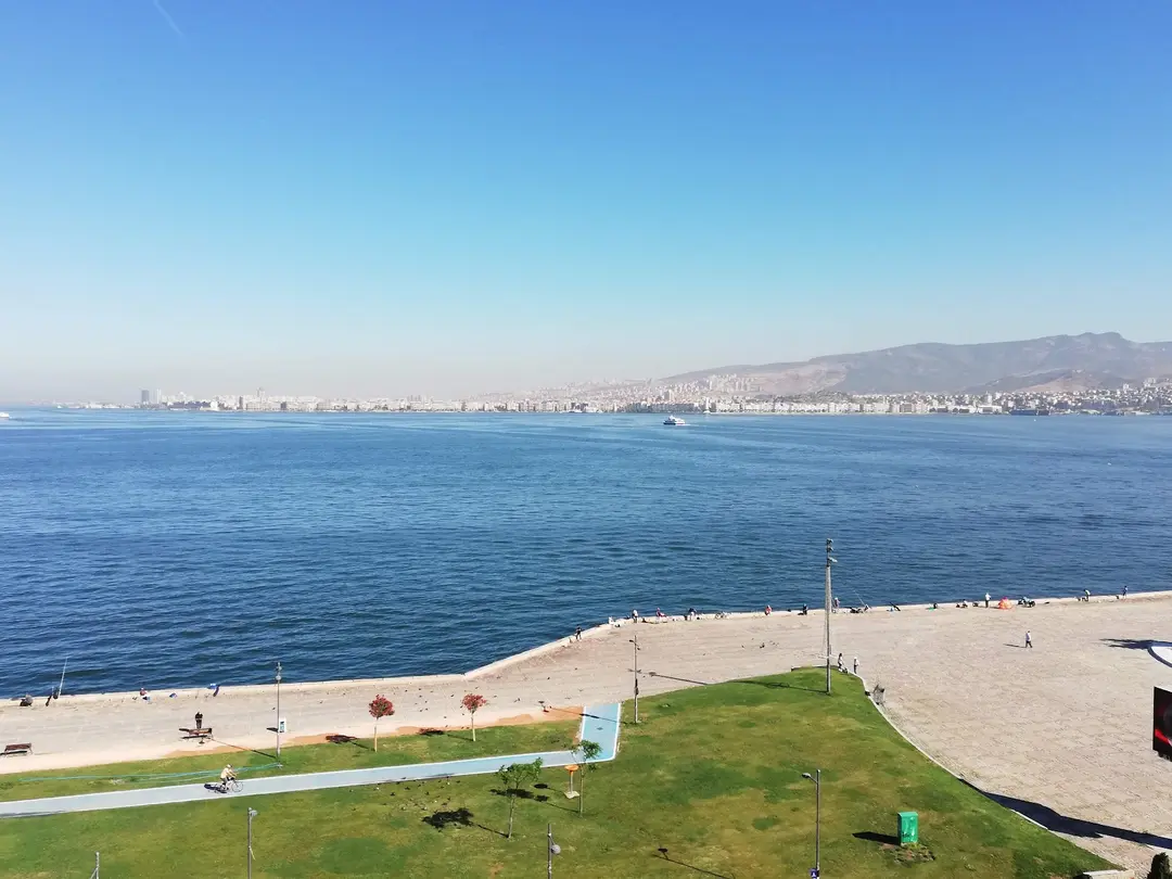 Sosyal tesis — İzmir — küçük resim 4