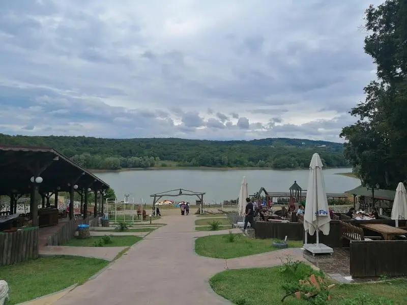 Yıldız Country Otel ve Parkyıldız Tesisleri - Bektaşağa Göleti