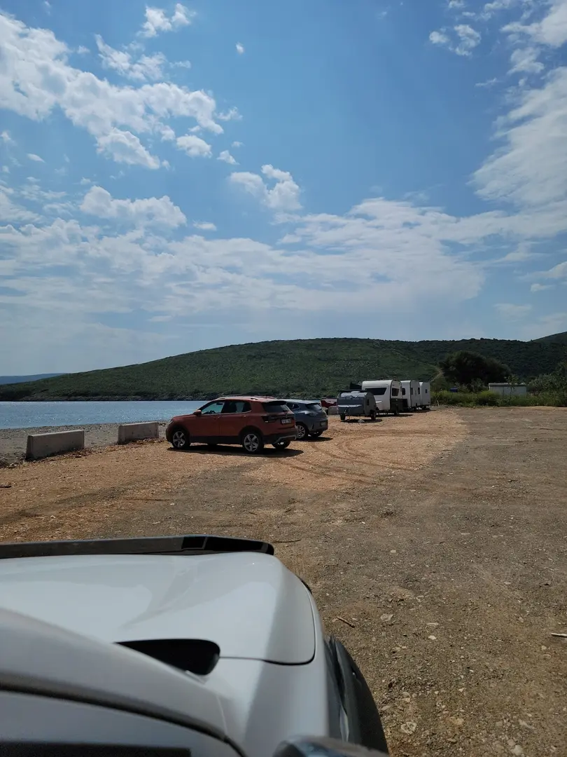 Ücretsiz Karavan/Çadır Kamp Alanı — İzmir — küçük resim 2