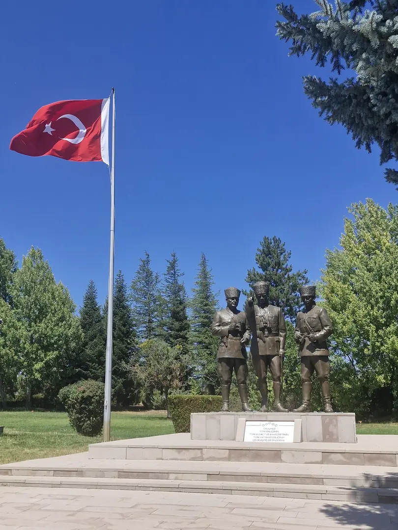 Dumlupınar Martyrs' Caravan and Tent Camping Area — Kütahya — küçük resim 9