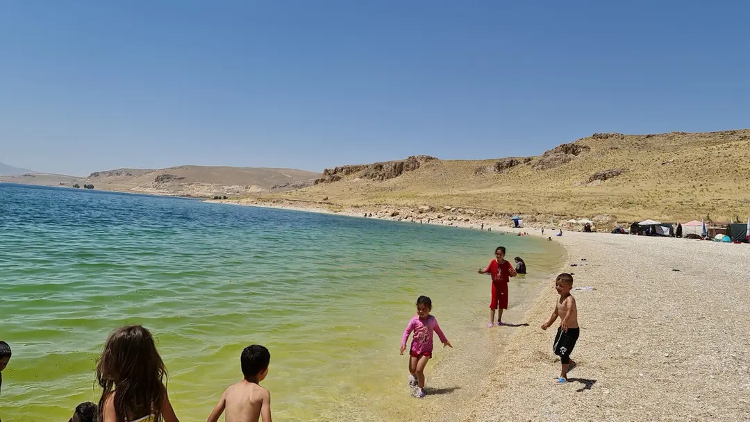 Çakıl Adası Aile Plajı Ve Kamp alanı — Van — küçük resim 5
