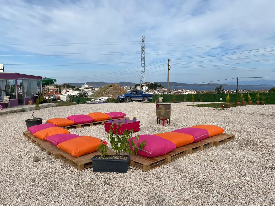 MOR DOĞA KAMP YERİ VE KAFE