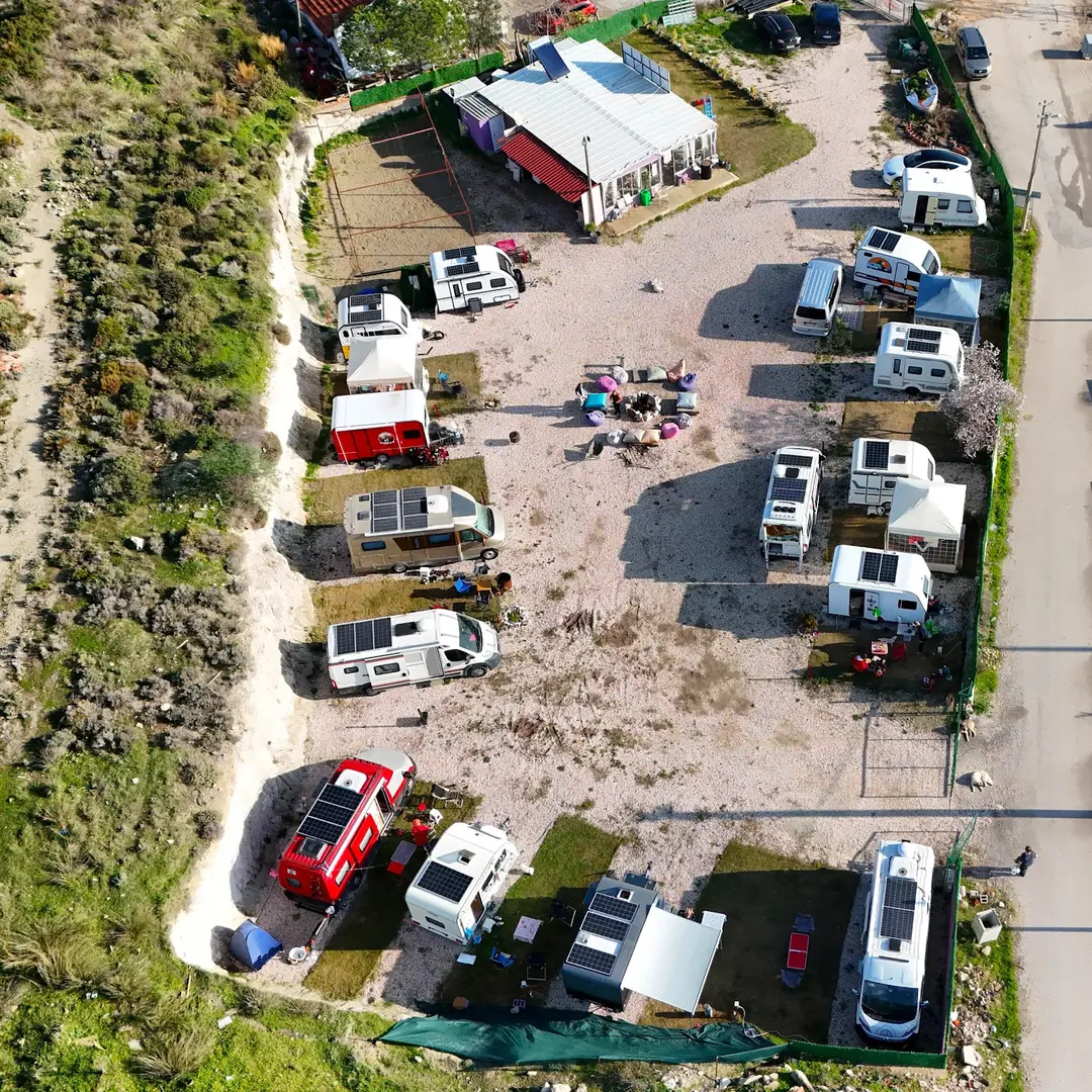MOR DOĞA KAMP YERİ VE KAFE — İzmir — küçük resim 6