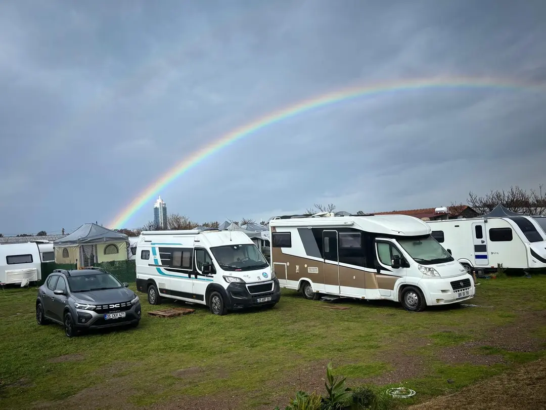 Muhteşem Karavan Park — İzmir — küçük resim 4