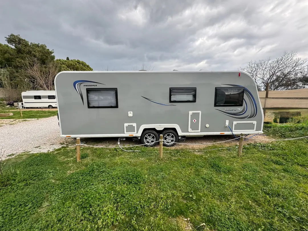 A KARAVAN KAMP, GEAUTHORISEERDE SERVICE, CARAVAN VERKOOPPUNT & EXPERT/CARAVAN SPECIALISTISCH DIENST & GECERTIFICEERDE ONDERHOUDSDIENST — İzmir — küçük resim 7