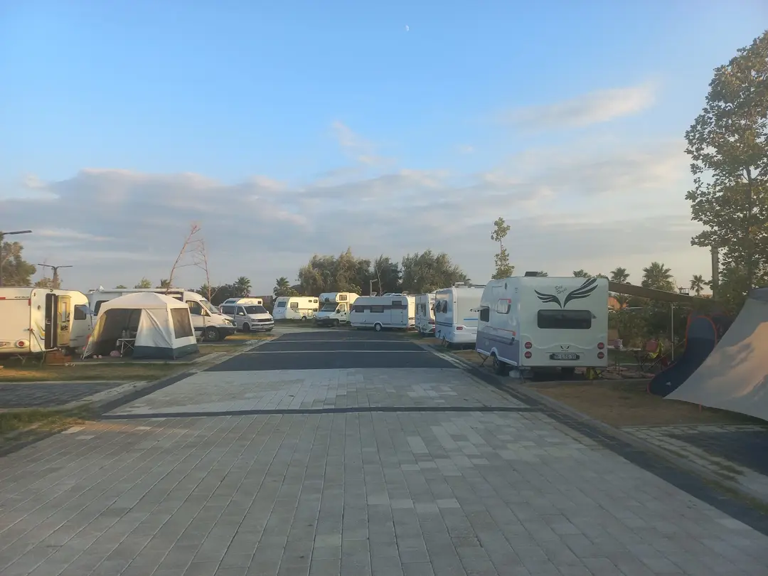 FLY Beach Karavan Kamp Alanı — Balıkesir — küçük resim 6