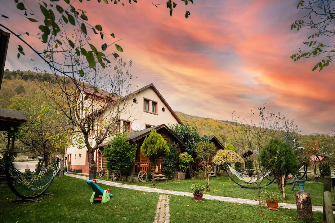Doğa Köşkü Abant Bungalov Evleri (ALKOLSÜZ)